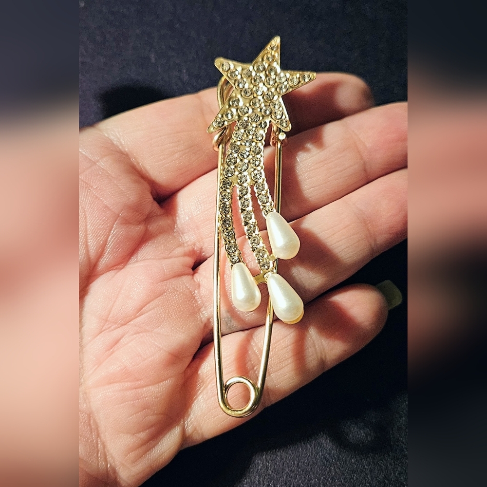 Safety Pin Design Collection - Picture 4 of 12